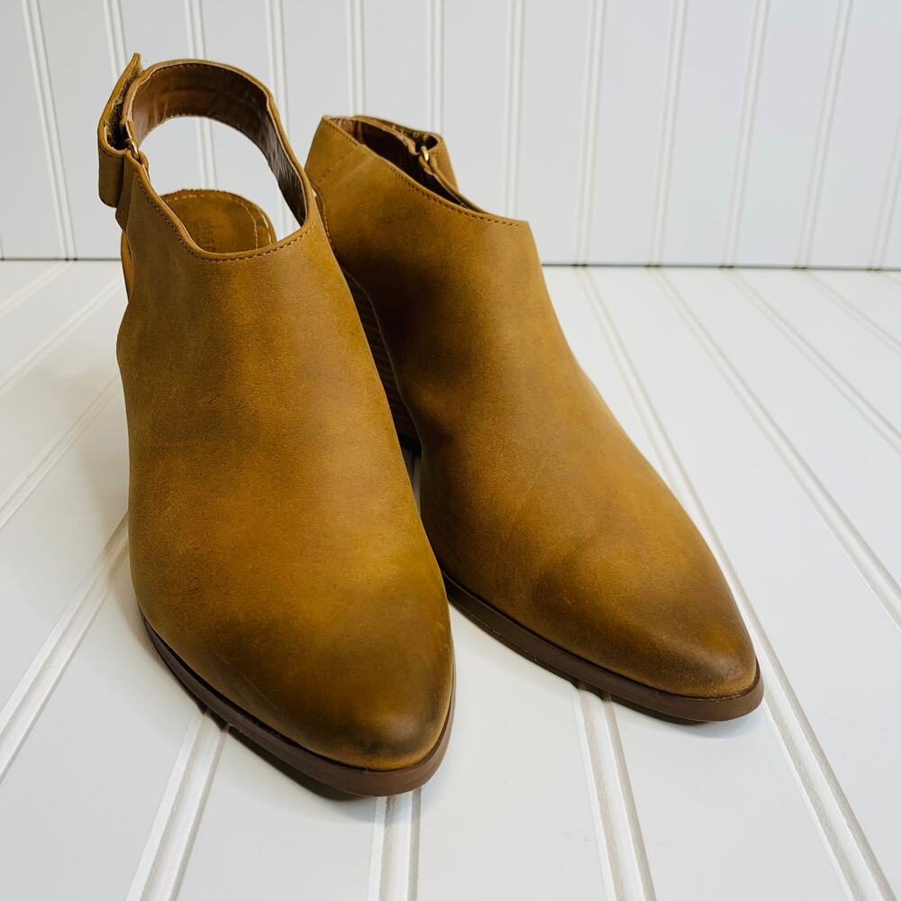 Charles by Charles David Brown Tan Bootie Sz 8.5 - Picture 2 of 10